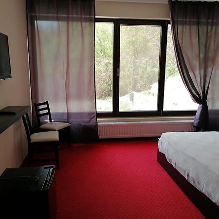 Pensiunea Decebal Resort - Cazanele Dunarii Dubova Luaran gambar