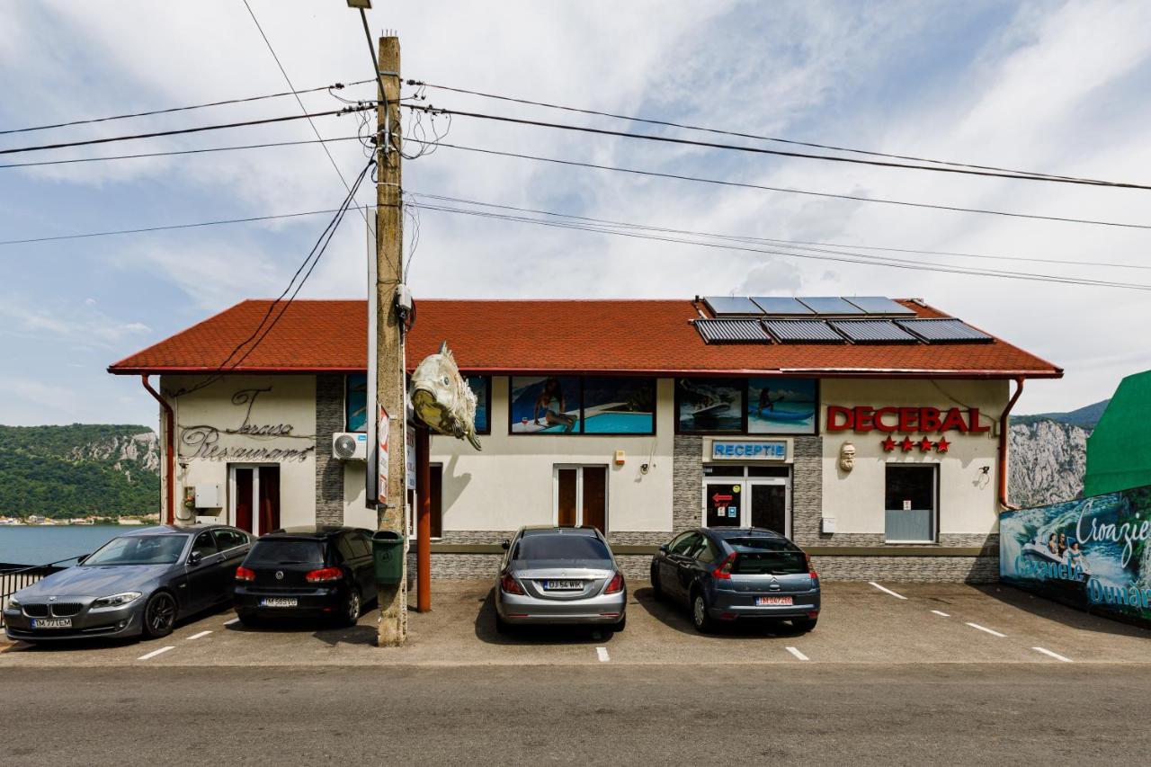 Pensiunea Decebal Resort - Cazanele Dunarii Dubova Luaran gambar