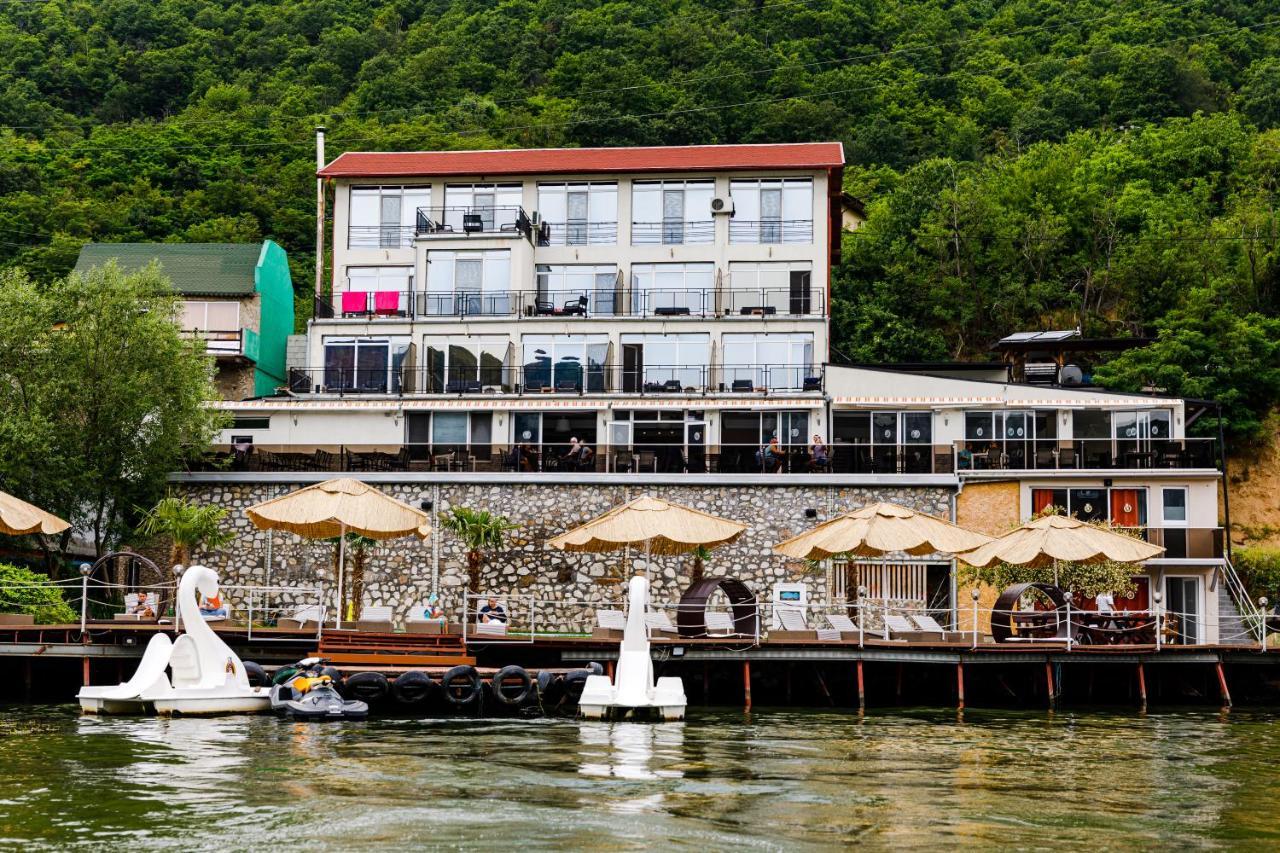 Pensiunea Decebal Resort - Cazanele Dunarii Dubova Luaran gambar