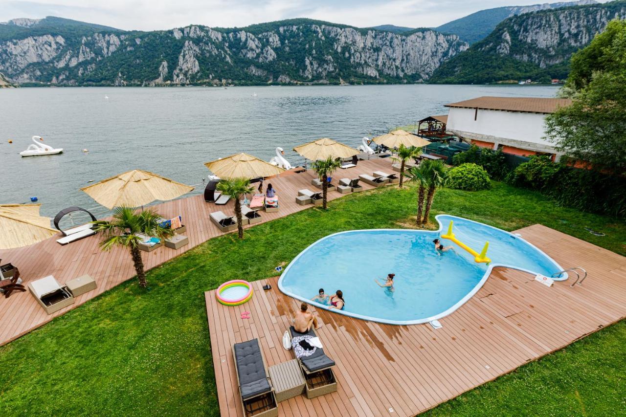 Pensiunea Decebal Resort - Cazanele Dunarii Dubova Luaran gambar