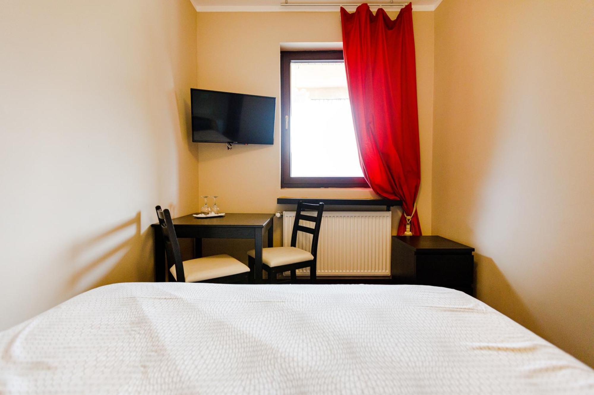 Pensiunea Decebal Resort - Cazanele Dunarii Dubova Luaran gambar