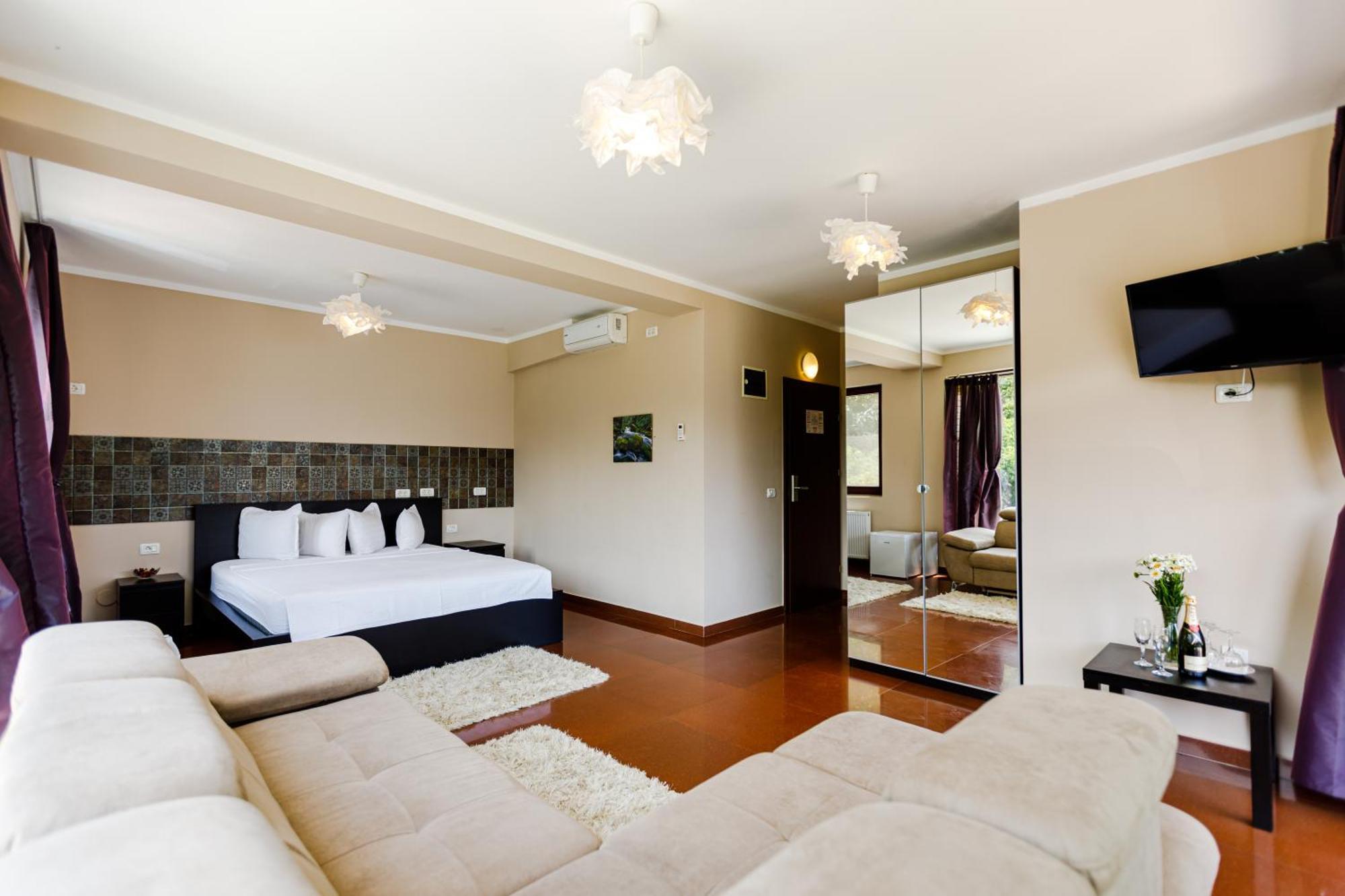 Pensiunea Decebal Resort - Cazanele Dunarii Dubova Luaran gambar
