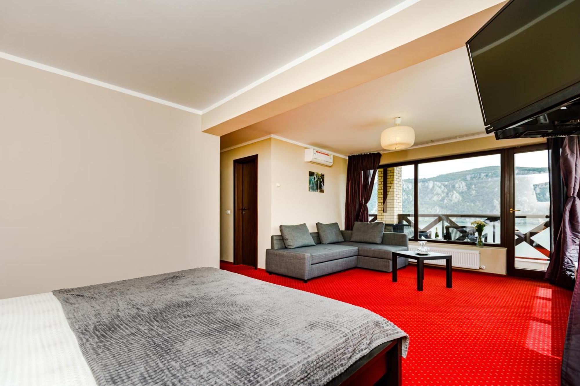 Pensiunea Decebal Resort - Cazanele Dunarii Dubova Luaran gambar