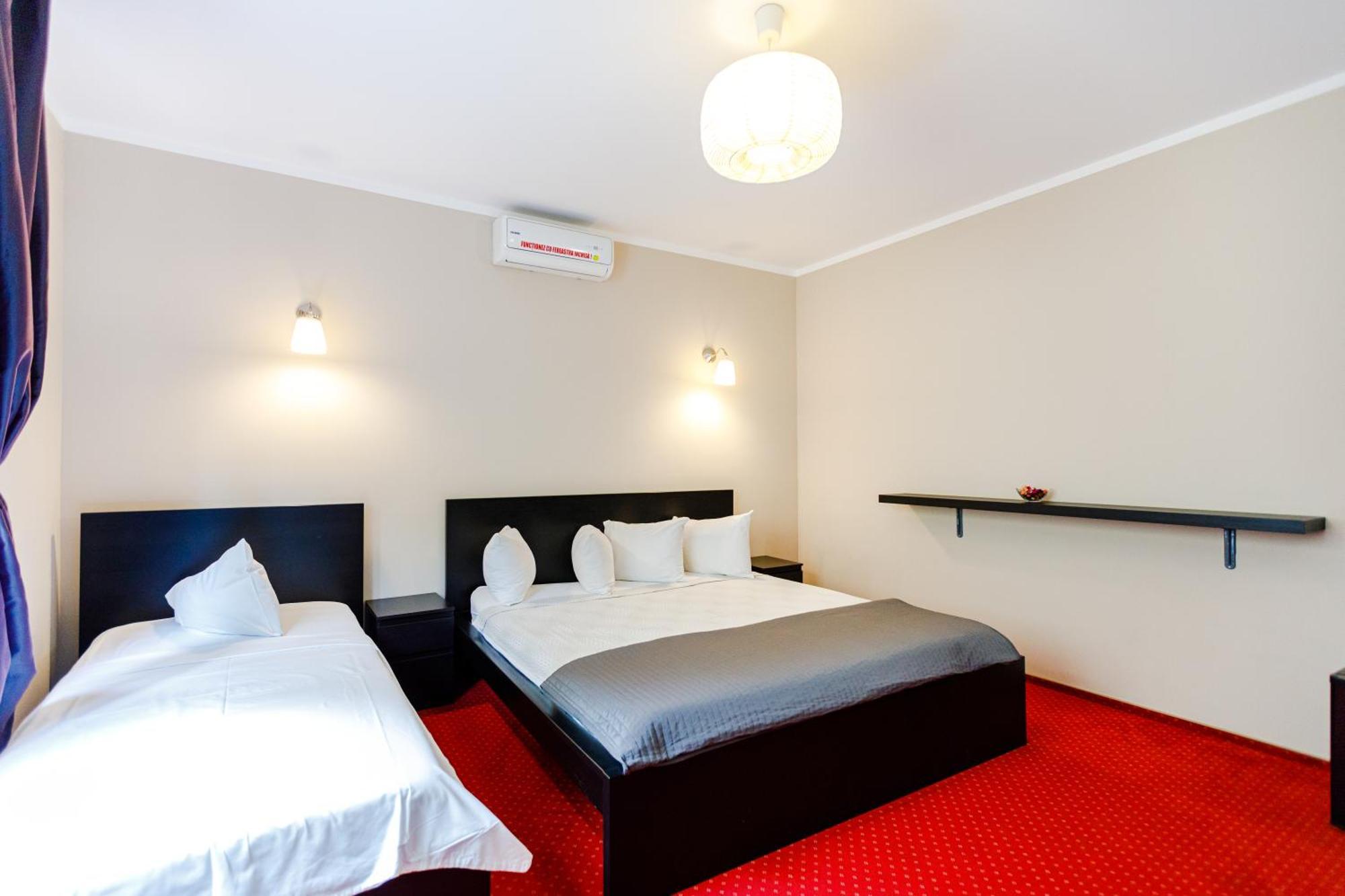 Pensiunea Decebal Resort - Cazanele Dunarii Dubova Luaran gambar