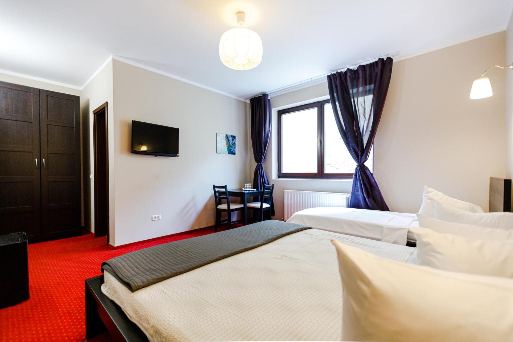 Pensiunea Decebal Resort - Cazanele Dunarii Dubova Luaran gambar